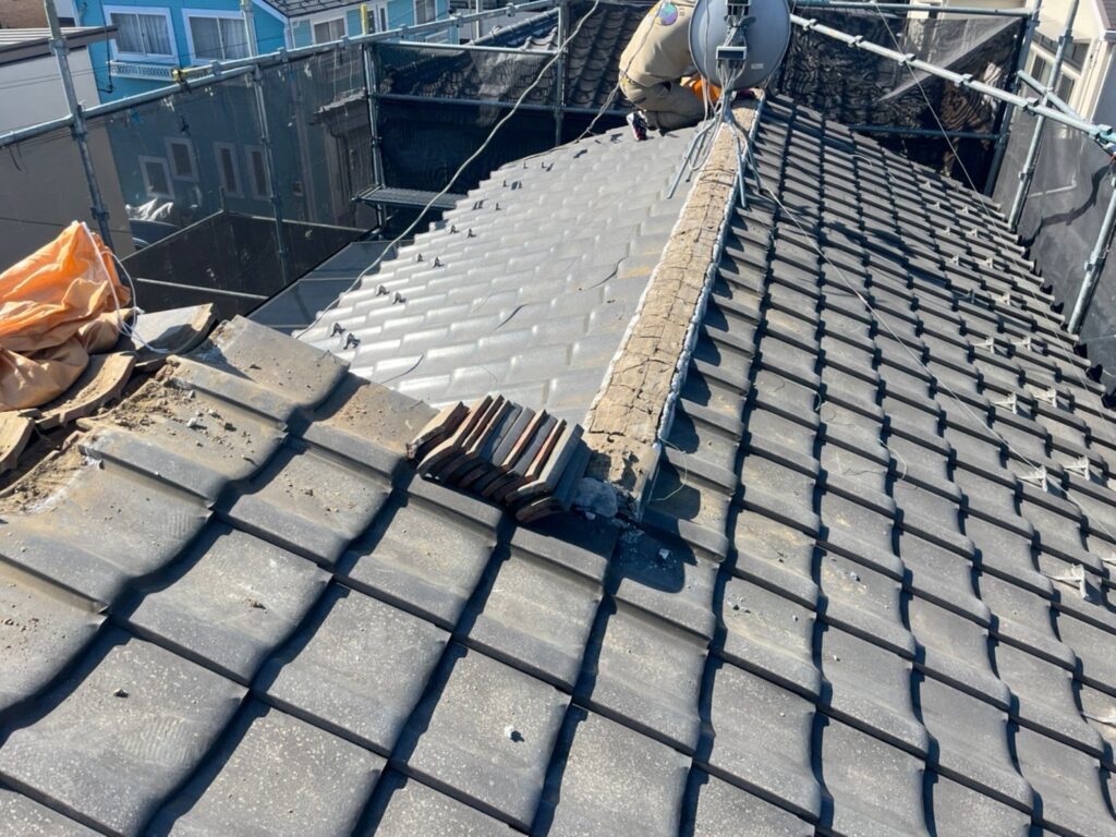 さいたま市岩槻区にて雨漏り修理・屋根修理〈築３０年瓦屋根の葺き直し工事〉 施工後